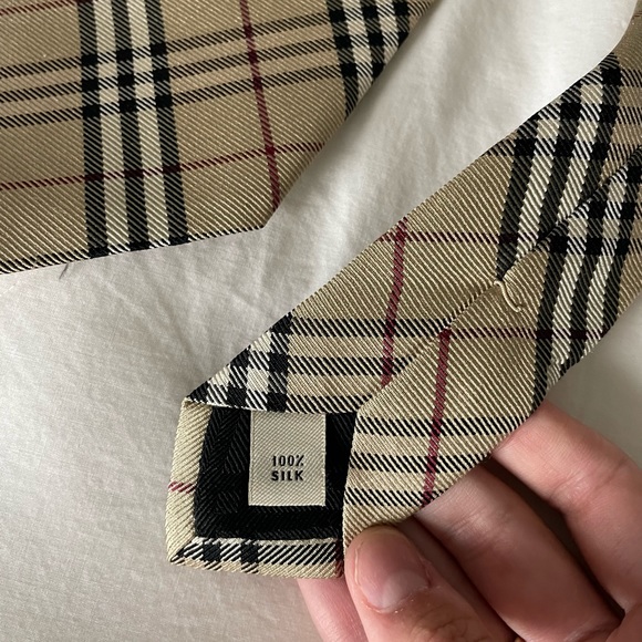 Burberry check silk tie — like new condition - Picture 3 of 4